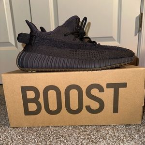 BRAND NEW NEVER WORN YEEZY BOOST 350